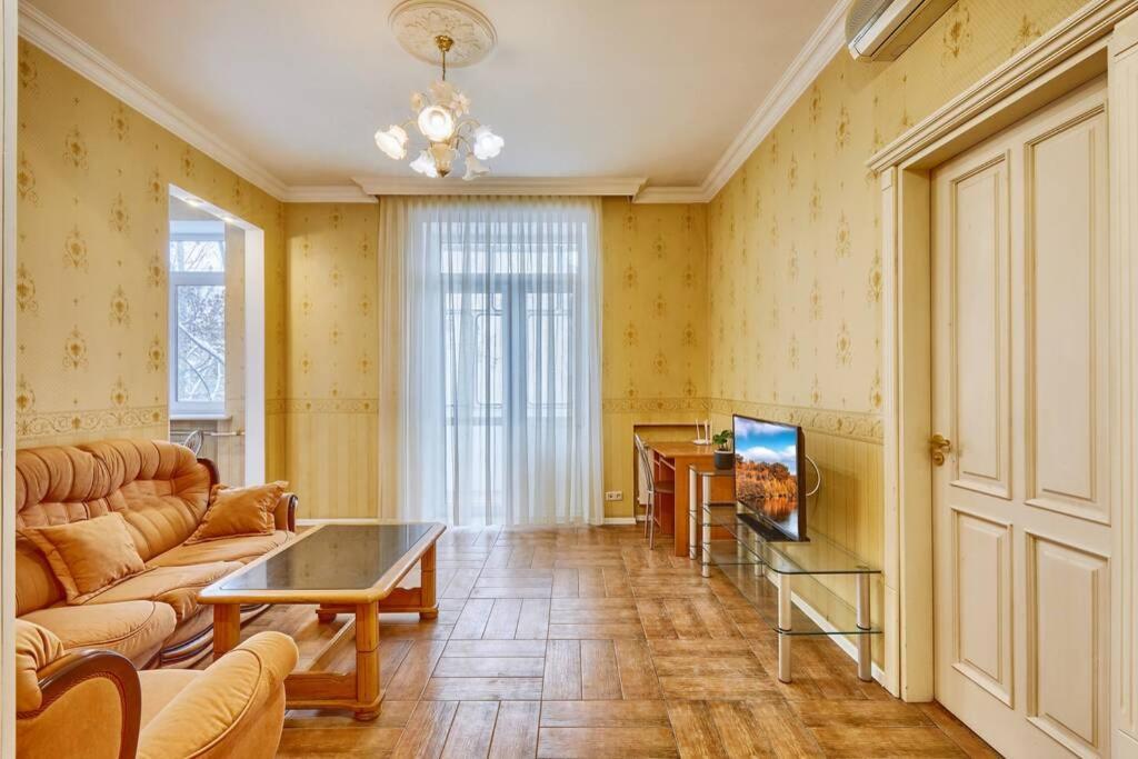 Apartment Near Bessarabsky Square 基輔 外观 照片